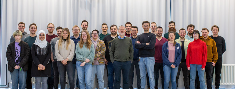 Foto der Mitarbeiter und Abschlussarbeiter des Lehrstuhls für Technische Chemie